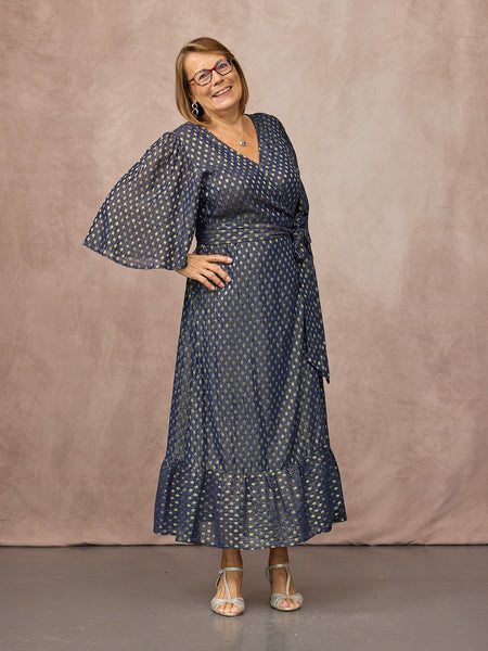 Sue wears size 10 Regular