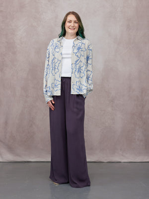 _0000_Celia-Crinkle-Trouser-Washed-Navy-CUSTOMER-01.jpg