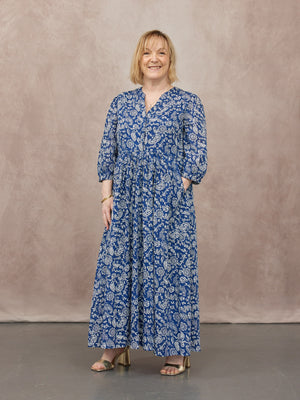 _0000s_0000_C23-Pauline-Relaxed-Dress-Navy-Paisley-Print-CUSTOMER-06.jpg
