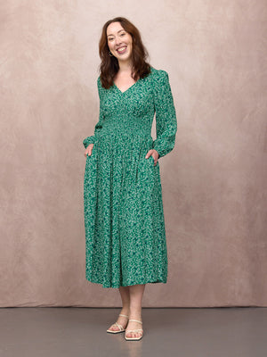 _0000s_0004_C27-Maddie-Long-Sleeve-V-Neck-Dress-Green-Botanical-Star-Print-CUSTOMER-01.jpg