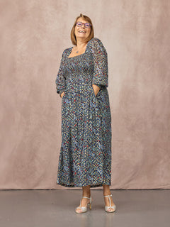 Sue wears size 10 Regular
