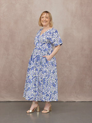 _0001_C23-Fern-Relaxed-Dress-Blue-White-Leaf-Print-CUSTOMER-05.jpg