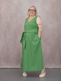 Vicky wears size 18