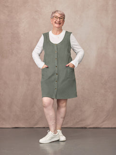 Lou wears size 10 Regular