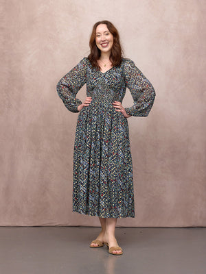 _0001s_0002_C27-Maddie-Long-Sleeve-V-Neck-Dress-Paisley-Print-with-Lurex-CUSTOMER-04.jpg