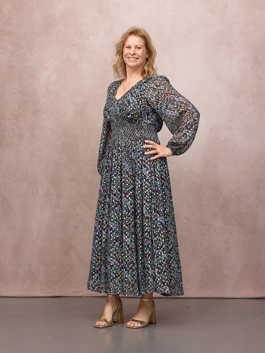 Juliet wears size 8 Regular