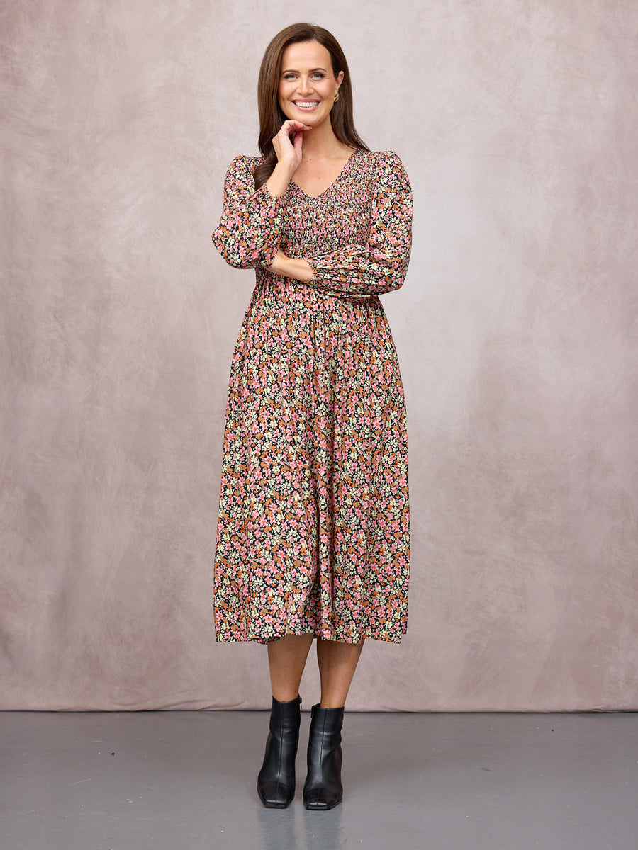 Sarah wears size 10 Regular