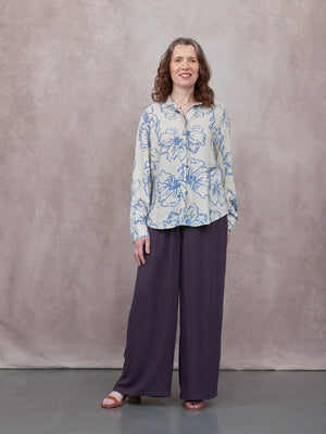 _0002_Celia-Crinkle-Trouser-Washed-Navy-CUSTOMER-03.jpg