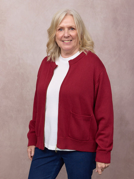 Annie wears size M