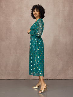 Trish wears size 8 Regular