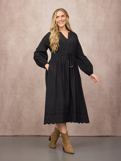 Danielle wears size 14