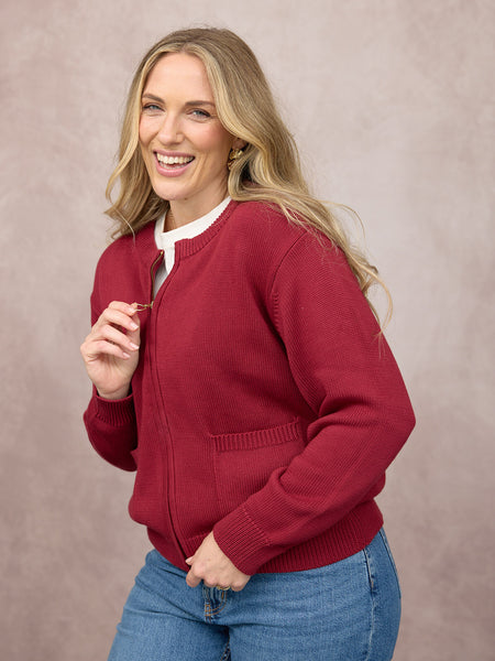 Danielle wears size M