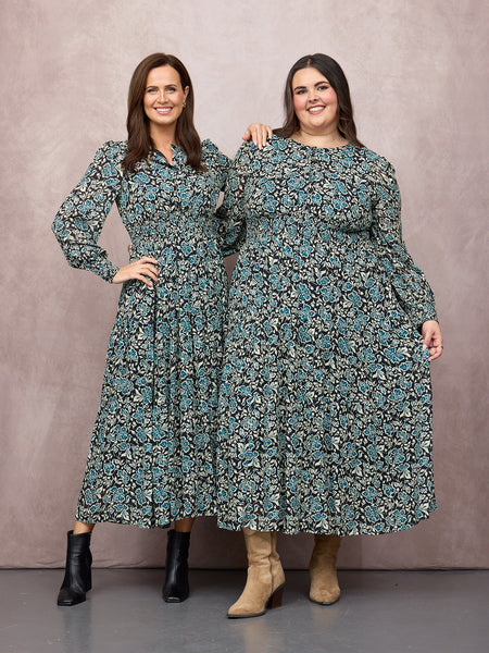 Sarah wears size 10 Regular