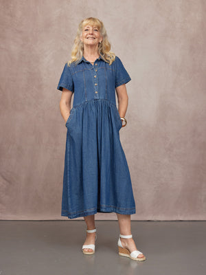 _0003s_0021_C24-Rhiona-Set-In-Short-Sleeve-Denim-Shirt-Dress-Blue-CUSTOMER-04.jpg
