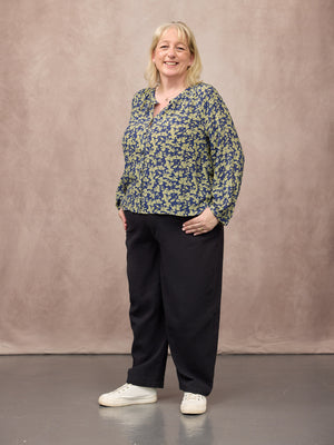 _0004s_0007_C25-Pam-Cotton-Twill-Trouser-Black-CUSTOMER-01.jpg