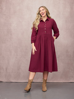Danielle wears size 14 Regular