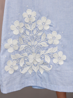 _0005s_0006_C22.2-Lola-Embroidered-Relaxed-Dress-Light Blue-DETAIL-06.jpg