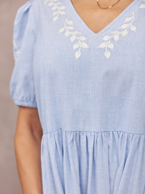 _0005s_0008_C22.2-Lola-Embroidered-Relaxed-Dress-Light Blue-DETAIL-04.jpg