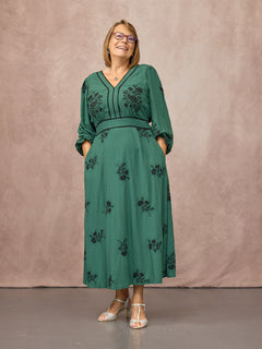 Sue wears size 10 Regular