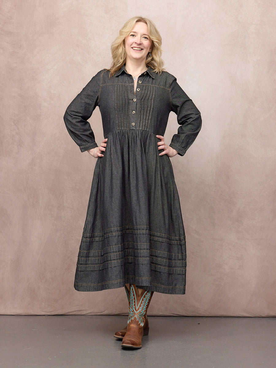 Shona wears size 14 Regular