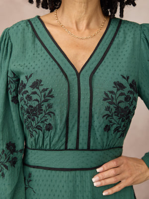 _0006s_0017_C26-Lucy-Embroidered-Long-Sleeve-Dress-Green-Black-DETAIL-01.jpg