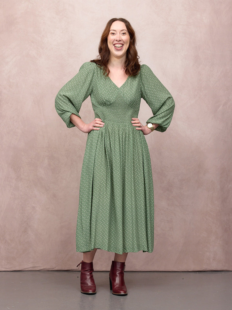 Lauren wears size 10 Regular