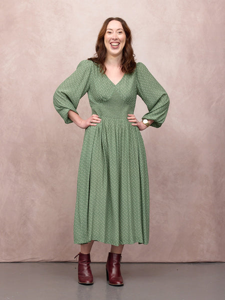 Lauren wears size 10 Regular