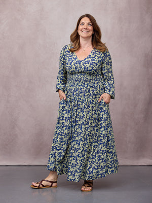 _0007s_0007_C25-Maddie-Long-Sleeve-Dress-Navy-&-Green-Leaf-Print-CUSTOMER-04.jpg