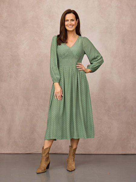 Sarah wears size 10 Regular