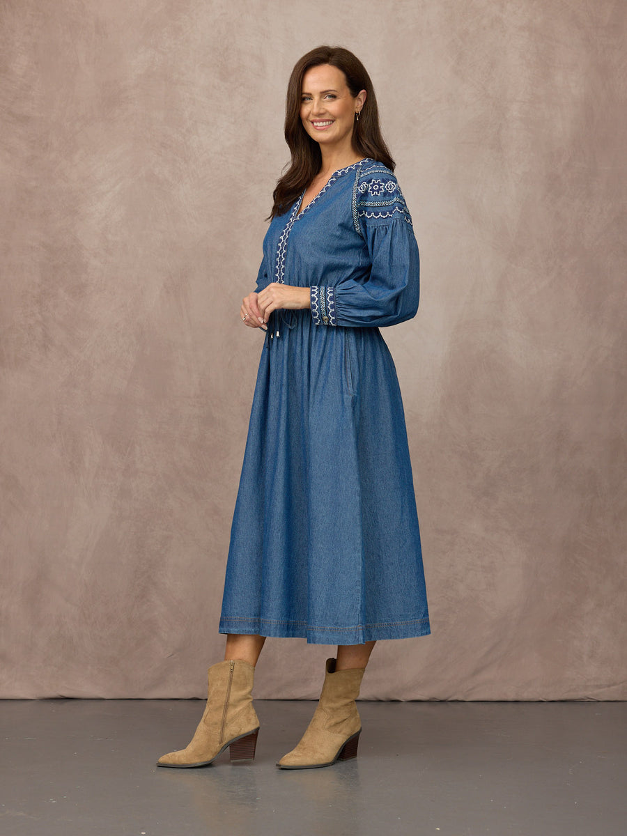 Sarah wears size 10 Regular
