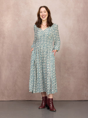 _0008s_0005_C27-Maddie-Long-Sleeve-V-Neck-Dress-Teal-Leaf-Print-CUSTOMER-01.jpg