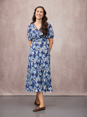 _0008s_0006_C25-Linny-Contrast-Trim-Dress-Blue-Floral-Print-CUSTOMER-05.jpg
