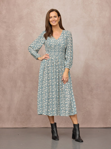 Sarah wears size 10 Regular