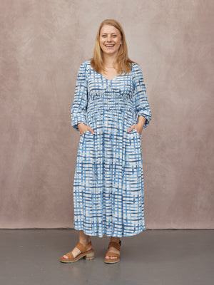 _0008s_0019_C24-Maddie-V-Neck-Long-Sleeve-Dress-Geometric-Blue-and-White-Print-CUSTOMER-04.jpg