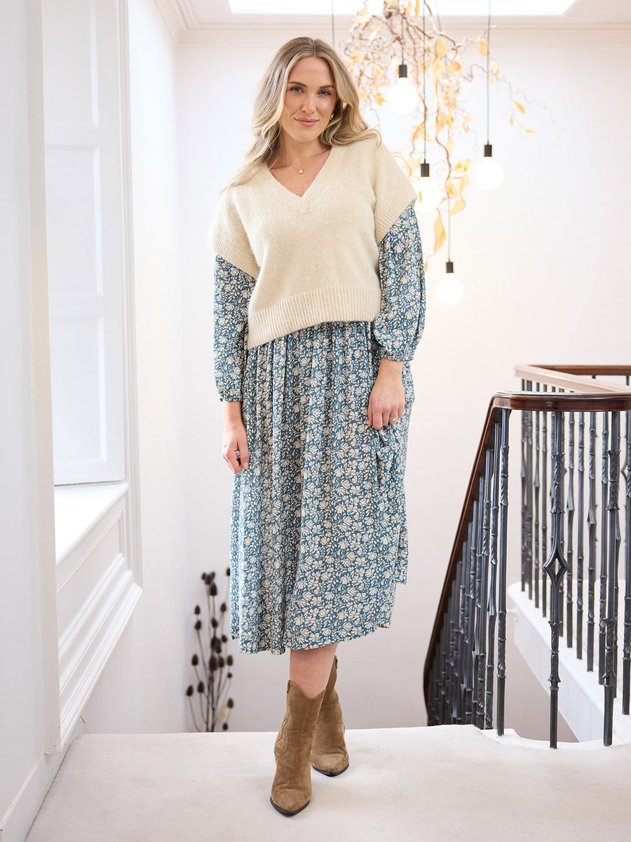 Maddie Long Sleeve V-Neck Dress - Teal Leaf Print