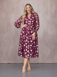 Danielle wears size 14 Regular