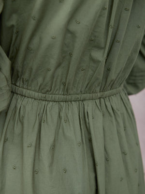 _0017s_0010_C24-Ellen-Long-Sleeve-Tie-Waist-Broderie-Dress-Khaki-DETAIL-01.jpg
