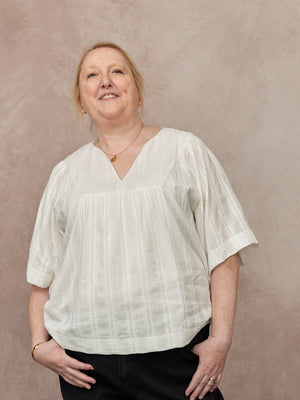 C22.1-Edith-Textured-Relaxed-Top-White-CUSTOMER-01.jpg
