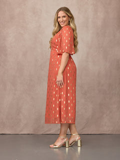Danielle wears size 14 Regular