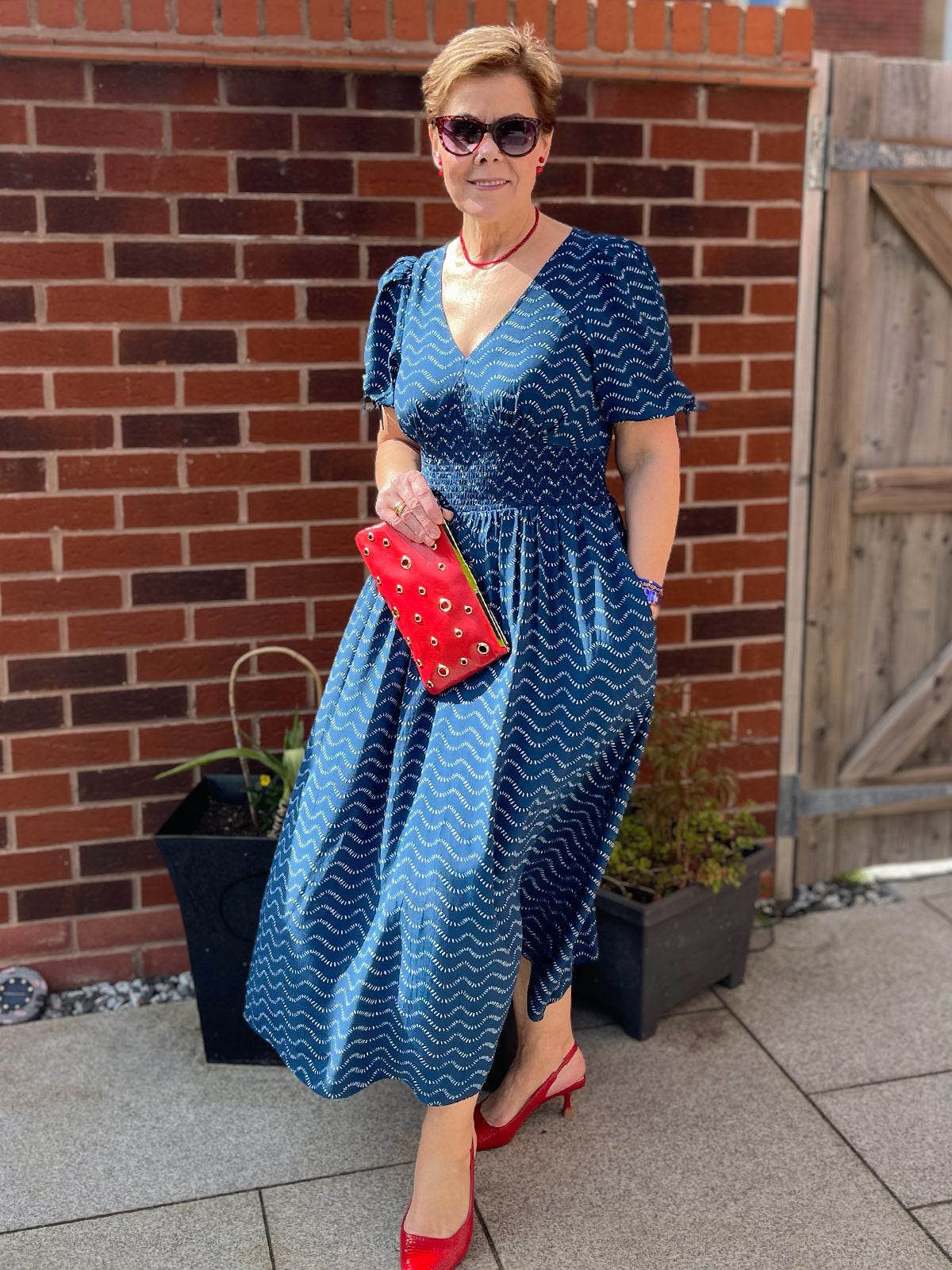 MEDI WAVE PATTERN SHEER DRESS M Maddie Wave Print Midi Dress