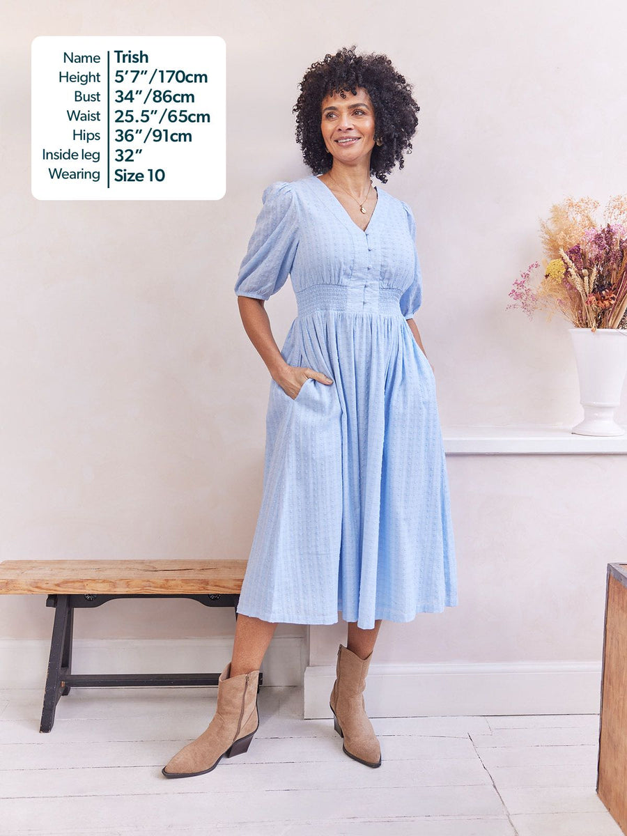 blue button front dress Bright blue dress with collar and front buttons GUNTINA