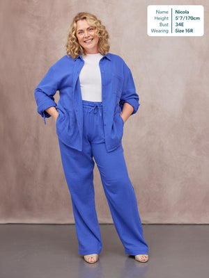 Joy Cotton Crinkle Trouser in cobalt blue with drawstring waist, worn with matching shirt and white tee, size 16R