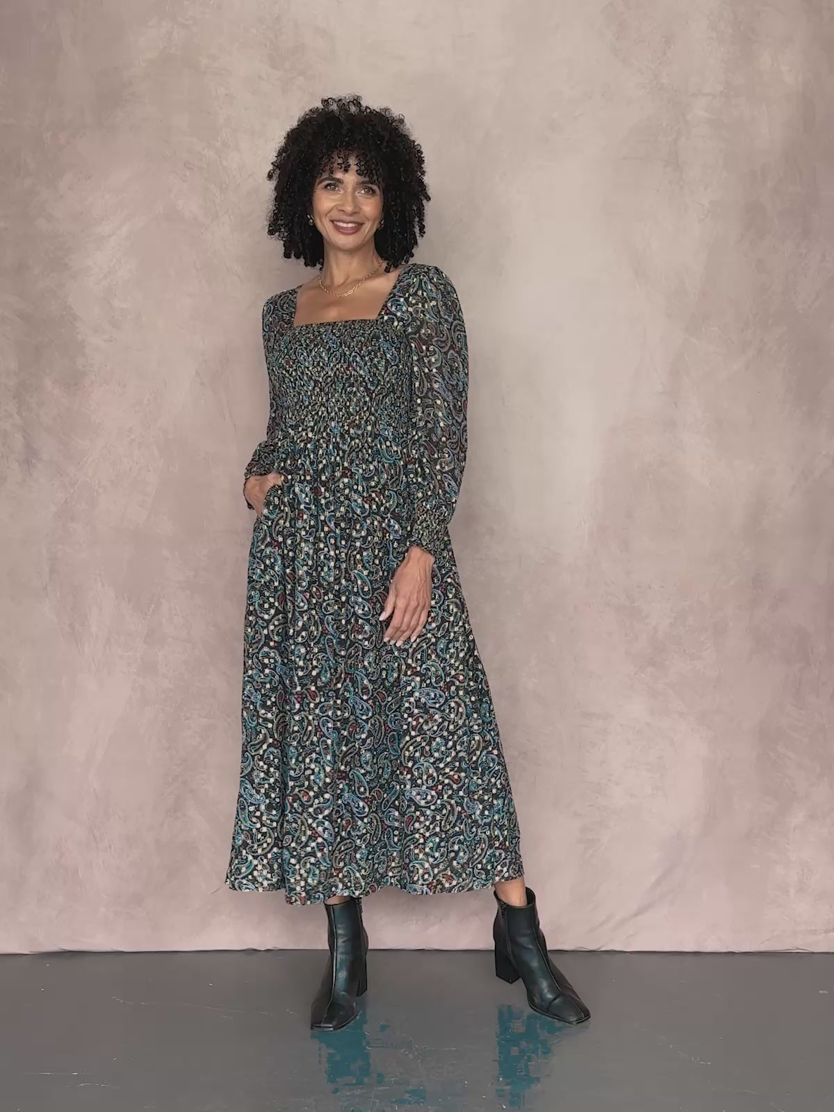 Sharmini Square Neck Paisley Print Lurex Dress - Multi & Gold