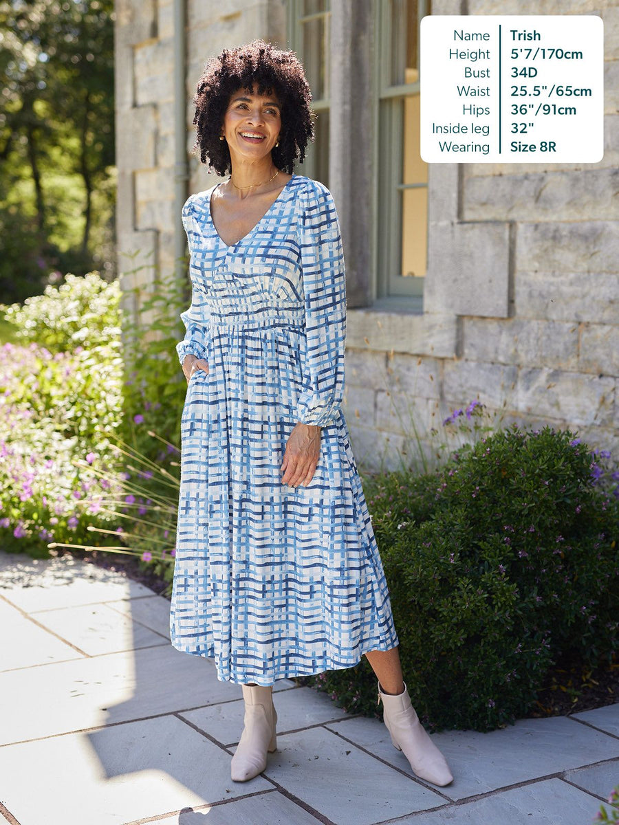 the dress blue white The Science Behind the Black and Blue (or White and Gold) Dress