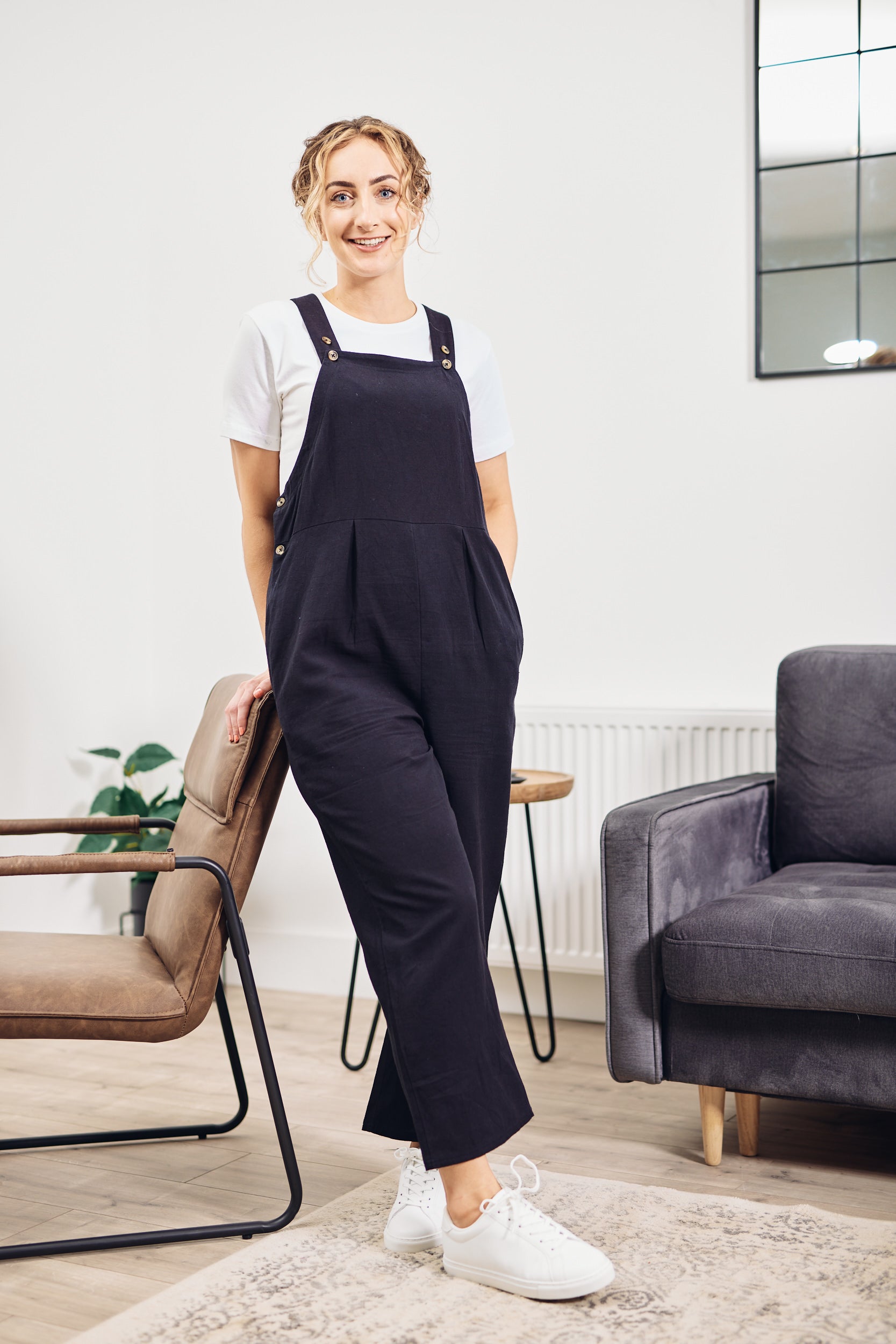 Black store linen dungarees