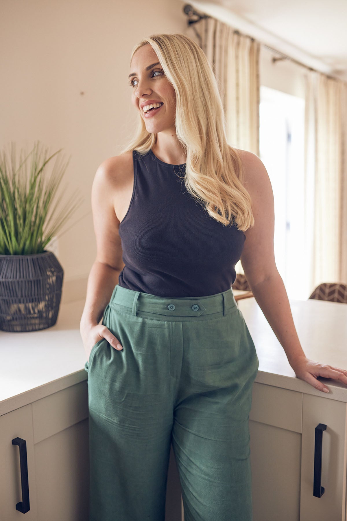 High waisted olive store pants